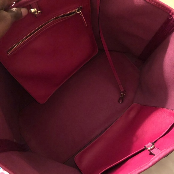 Michael Kors Jet Set Leather Travel Tote - Picture 6 of 8